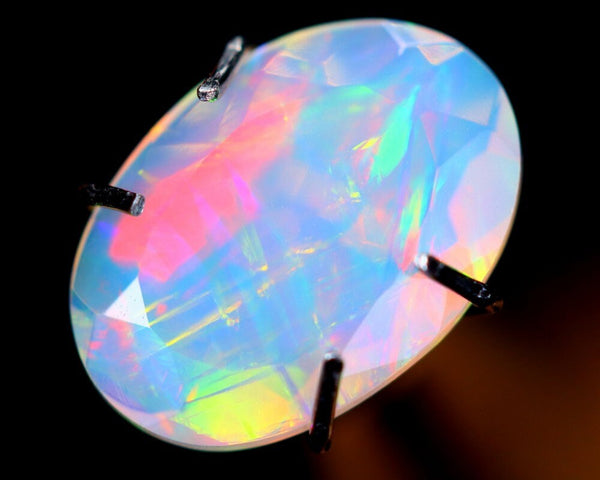 Natural Opal, 0.97 carat
