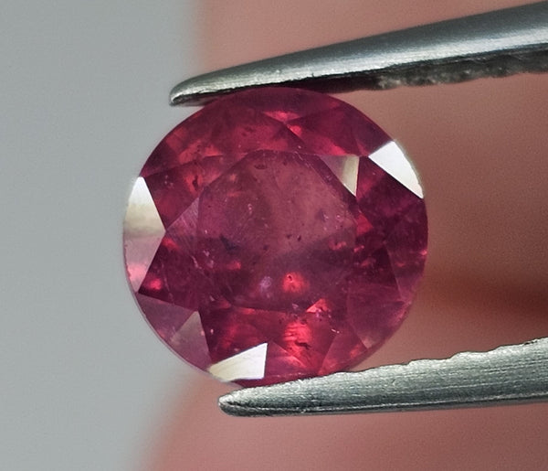 Natural Ruby, 1.66 carat