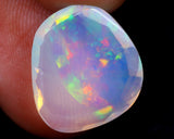 Natural Opal, 3.90 carat